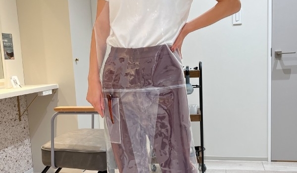 カラーリストさん必見！こだわりのファッションが見えるよう、透明素材(EVA)を使用した「透明エプロン」